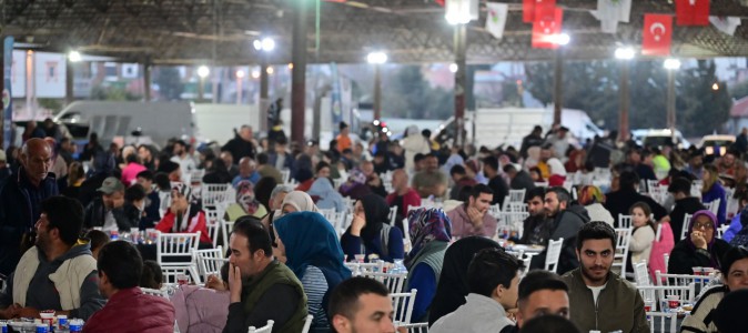 Kepez, vatandaşlarını Habipler Mahallesi’ndeki iftarda buluşturdu