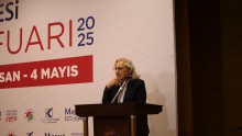 İnci Aral Kepez Kitap Fuarı’nda okurlarıyla buluştu