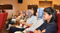 Kepez Kitap Fuarı’nda usta şair Erbaş, “Ben Annemin Hecesiyim” dedi