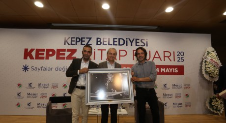 Kepez Kitap Fuarı’nda “Türkiye Nereye Gidiyor” konuşuldu