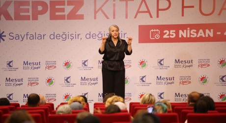 Yazar Saadet Şen, Kepez Kitap Fuarı’nda