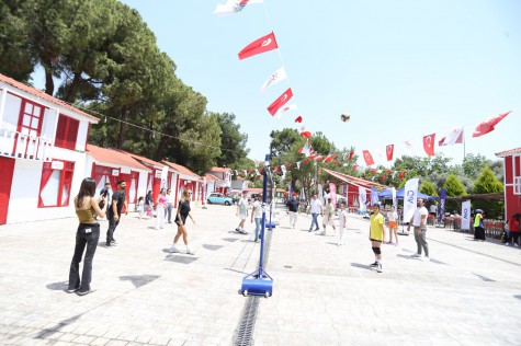 Kepez’den Anne Çocuk Voleybol Festivali