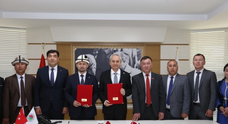 Kepez ve Kırgız Balıkçı şehri arasında kardeşlik köprüsü kuruldu  