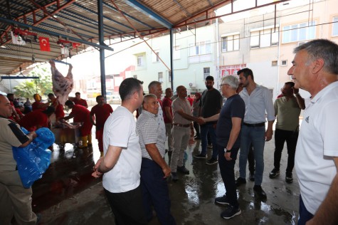 Başkan Vekili Alptekin, Kepez’in kurban kesim alanlarını denetledi