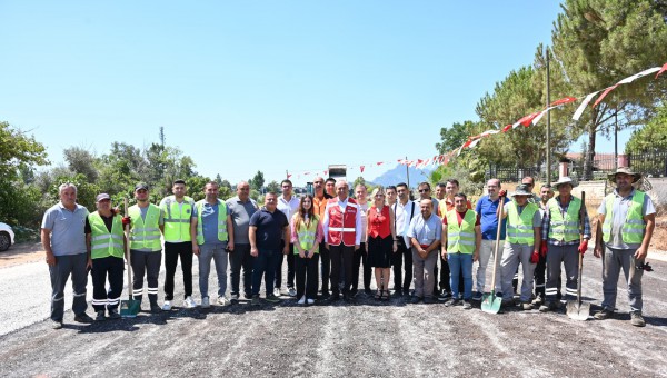 Kocagöz’ün anonsuyla Kepez’in sathi asfalt sezonu başladı 