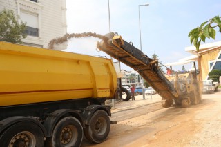 Yeni Emek Mahallesi’nde 5 sokakta yollar yenileniyor