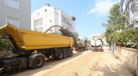 Yeni Emek Mahallesi’nde 5 sokakta yollar yenileniyor