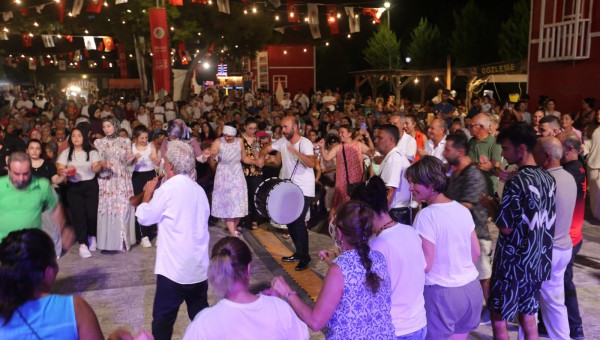 Antalya, Kepez Kültür Festivali’nde Gaziantep Gecesi’nde buluştu 