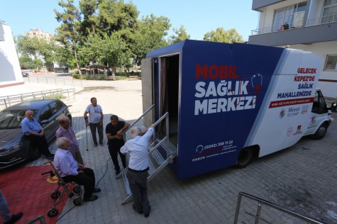 Kepez’den Huzurevi sakinlerine göz taraması