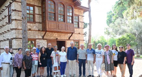 “Yaşlı Dostu Kepez” için gönüllülerle el ele