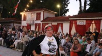 Kepez’de “Zamana Meydan Okuyan” defile