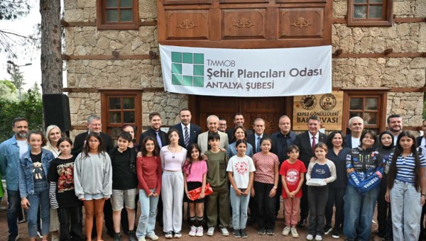 Dokumapark’ta çocukların gelecek şehir hayalleri tuvallere yansıdı 