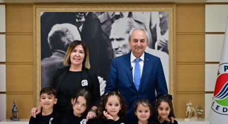 Minik öğrenciler sordu, Başkan Kocagöz Atatürk’ü anlattı