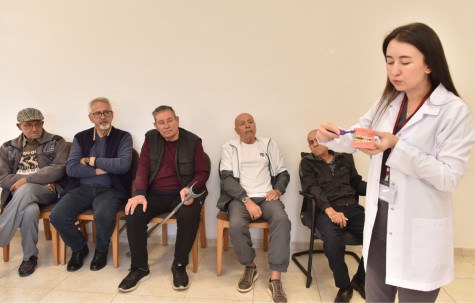 Kepez’in huzurevi sakinlerine ağız ve diş sağlığı taraması