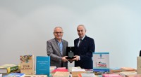 Prof. Dr. Fahrettin Tızlak’tan Antalya Kütüphanesi’ne 2000 kitaplık değerli bağış