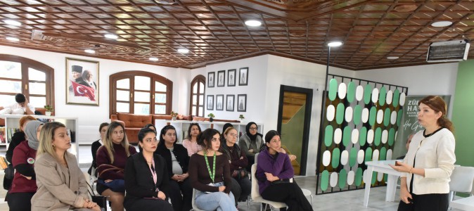 Zübeyde Hanım Kadın Eğitim ve Sosyal Tesisi’nde kadın sağlığı konuşuldu  