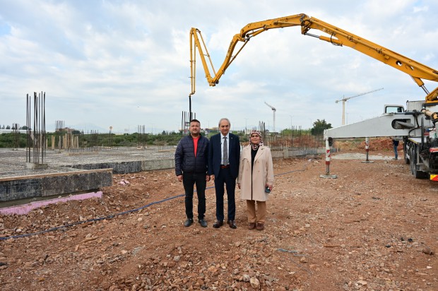 Kocagöz, Altınova Kreş ve Gündüz Bakımevi’ni inceledi