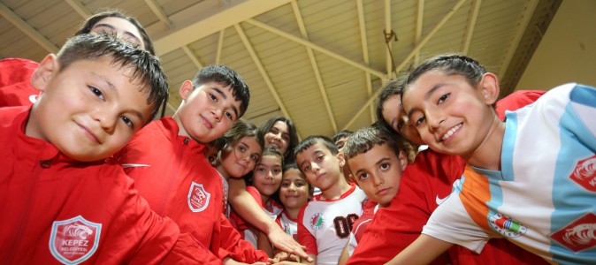 Geleceğin güreşçileri Kepez’de yetişiyor