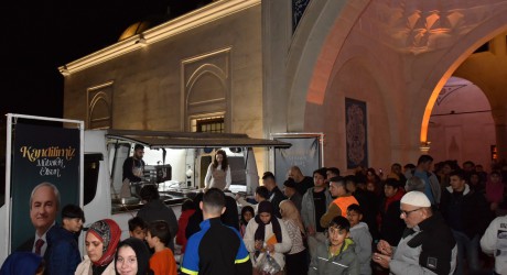 Kepez’de Miraç Kandili’nde lokmalar döküldü