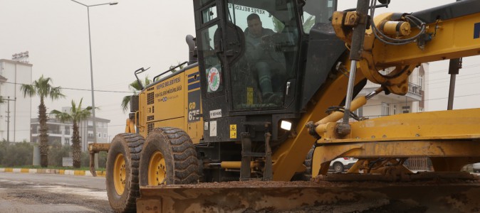 Kepez’de yağmur sonrası yollara hızlı müdahale