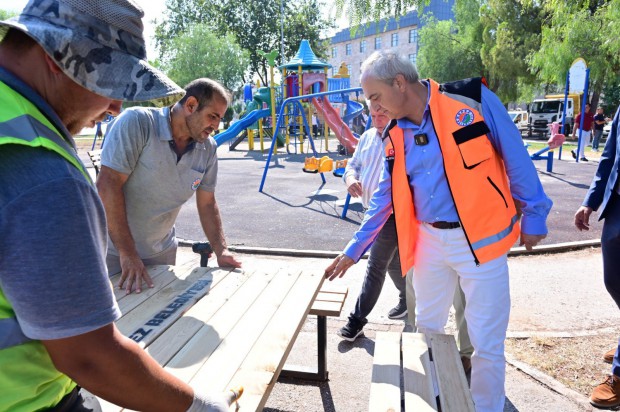 Kepez’de 2025 yılında parklar, okullar ve kamu alanları baştan aşağı yenilendi