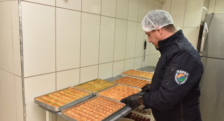 Kepez’de Ramazan öncesi tatlıcılara sıkı denetim