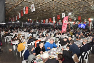 Kepez’in Çamlıbel, Göçerler ve Fatih mahalleleri iftar sofralarında buluştu