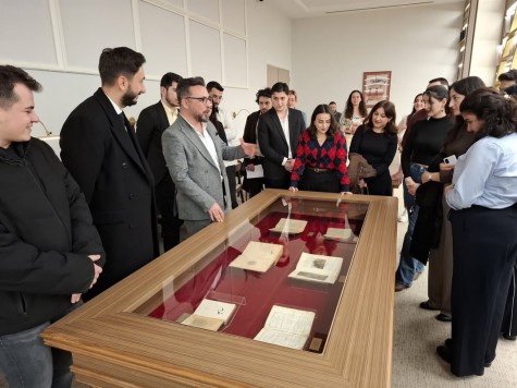 Antalya Kütüphanesi’nde stajyer avukatlara Hukuk ve Edebiyat Söyleşisi