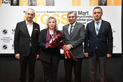 Dokumapark’ta üç nesil kadın sanatçı “CROSS” sergisinde buluştu