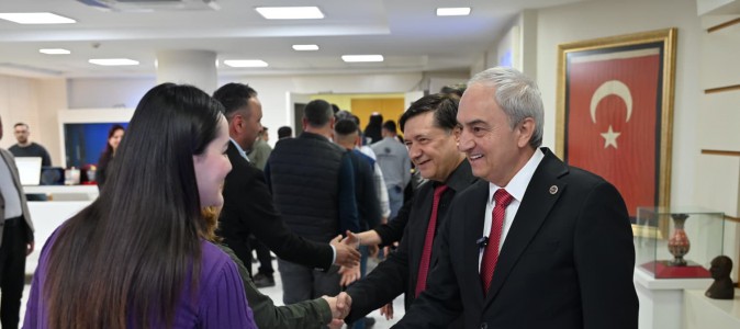 Kepez’de bayram sevinci personelle paylaşıldı