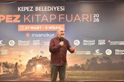 Yazar Tarık Tufan, Kepez Kitap Fuarı’nda Edebiyat üzerine konuştu