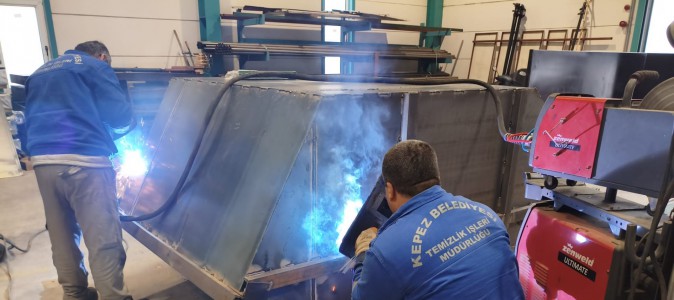 Kepez’de Kurban Bayramı öncesi çöp konteyneri seferberliği