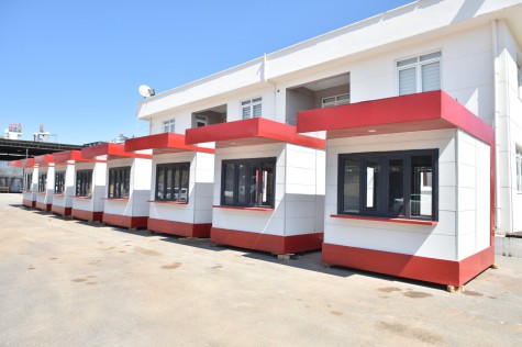 Kepez’e kırmızı-beyaz modern ekmek büfeleri