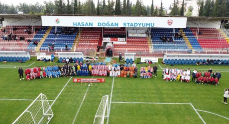 Kepez’de minik kramponlar 23 Nisan için sahada  