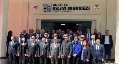 Antalya Bilim Merkezi’nde “Okul Dışı Öğrenme Ortamları Projesi” tanıtıldı