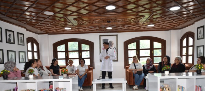 Zübeyde Hanım Kadın Eğitim ve Sosyal Tesisi’nde bulaşıcı hastalıklardan korunma yöntemleri konuşuldu