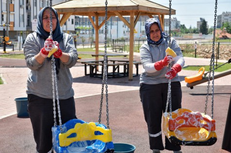 Kepez’de park ve oyun alanlarında hijyen seferberliği