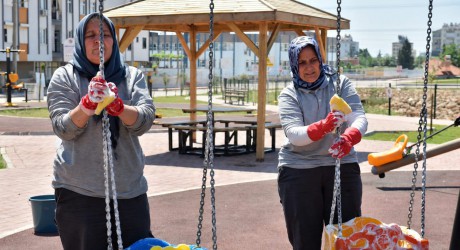 Kepez’de park ve oyun alanlarında hijyen seferberliği