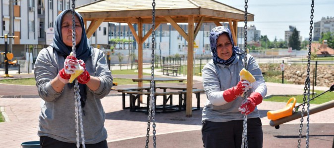 Kepez’de park ve oyun alanlarında hijyen seferberliği