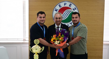 Kepez’in Pehlivanlarından Başkan Kocagöz’e Ziyaret