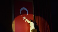 “Bandırma Vapuru” Kepez’de ayakta alkışlandı
