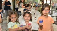 Kepez’de anne ve çocuklar renkli mum atölyesinde buluştu