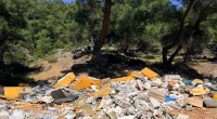 Kepez’de çevreyi kirletenlere foto kapanlı takip