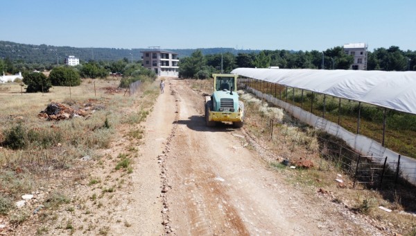Kepez’den Demirel Mahallesi’ne yol atağı 