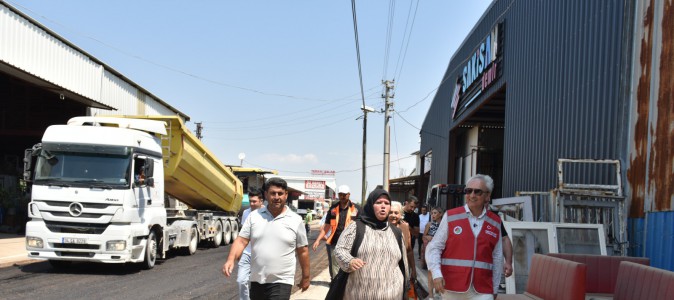 Kepez’den hurdacılar sitesi yoluna sıcak asfalt konforu