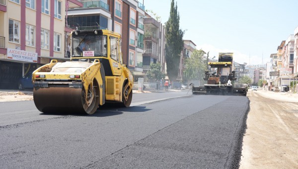Kuzeyyaka’da 7 sokakta sıcak asfalt çalışması 