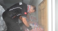 Kepez’de gıda deposuna denetim:  152 kilo et ve 20 bidon turşuya el konuldu  