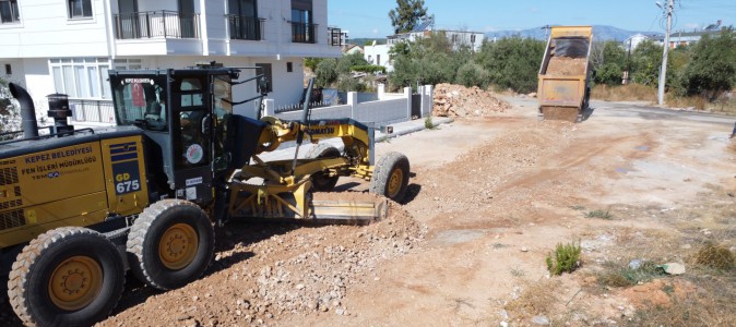 Demirel Mahallesi’nde yollar sathi asfalta hazırlanıyor