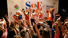 Sahne Kepez ile çocukların neşesi Yeni Mahalle'de