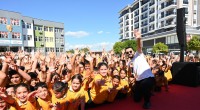 Sahne Kepez ile çocukların neşesi Yeni Mahalle'de